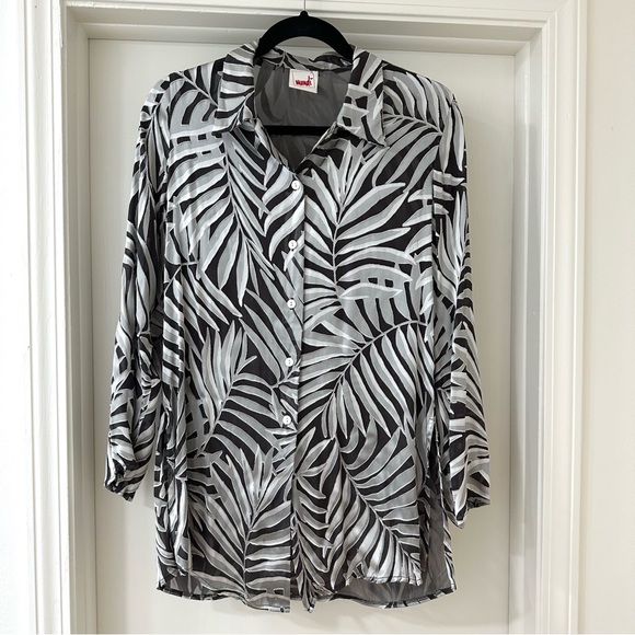 Mondi Tops - Vintage Mondi Gray & Black Tropical Leaf Pattern Button Down Silk Shirt, Size L